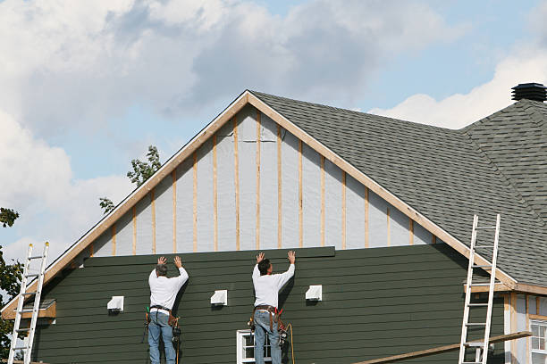 Professional Vinyl Siding technician working in Wayne, IL
